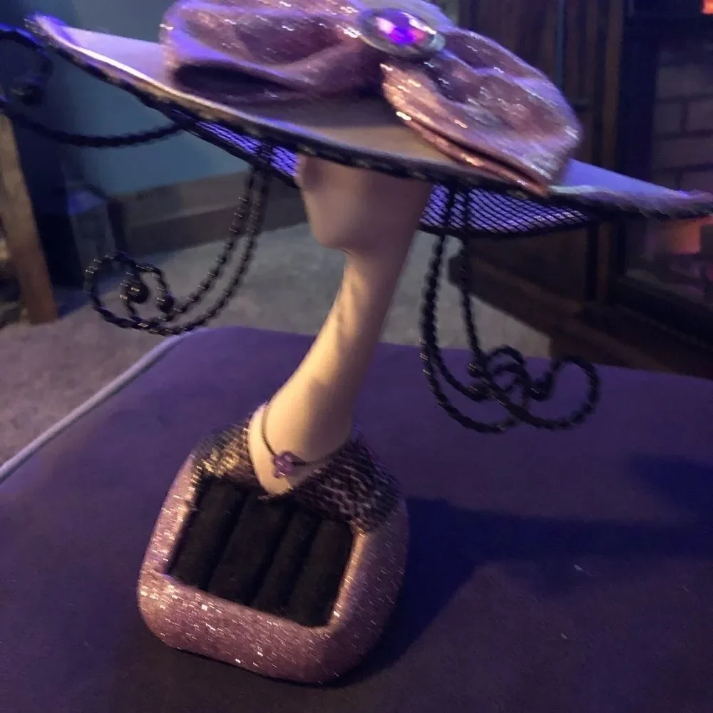 Unique vintage jewelry holder and ring holder